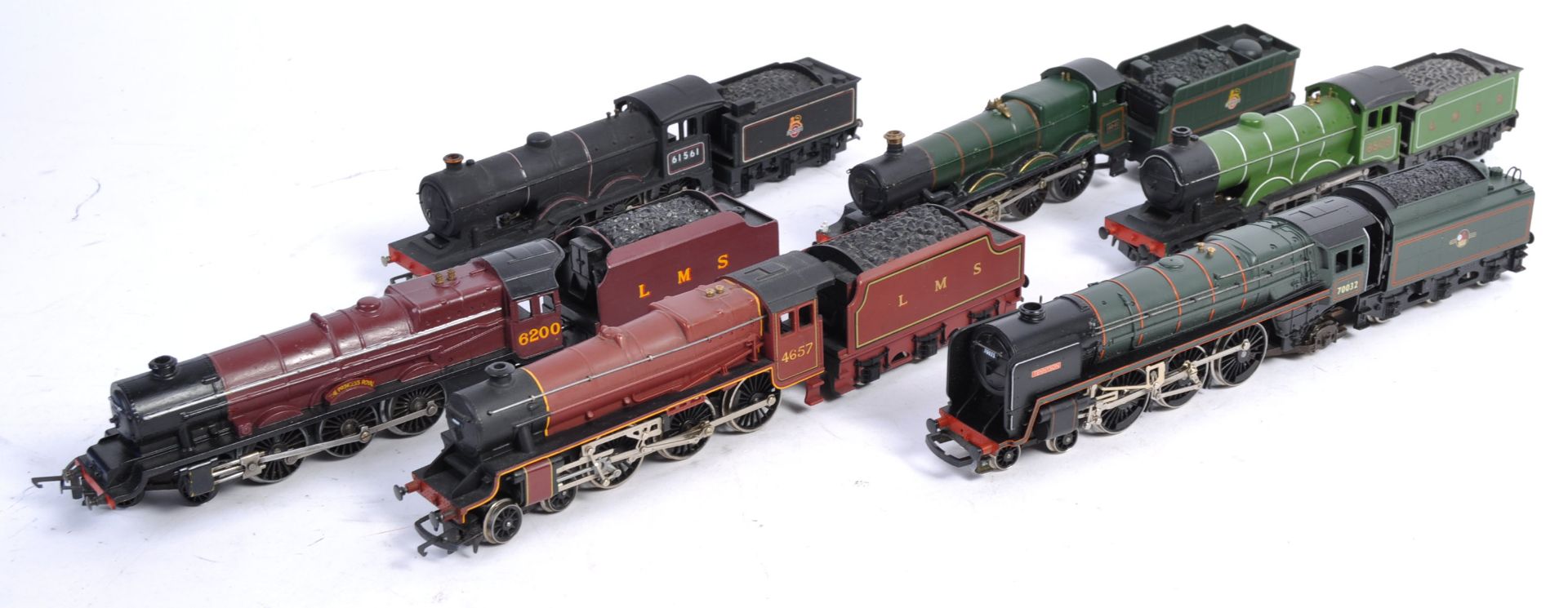 COLLECTION OF 00 GAUGE MODEL RAILWAY LOCOMOTIVES