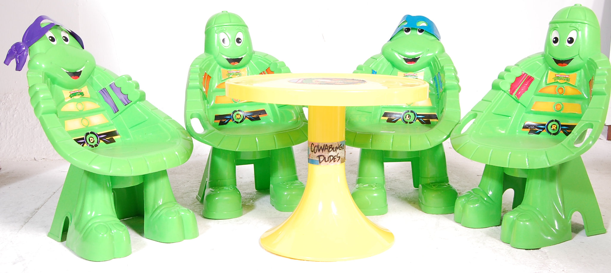 INCREDIBLY RARE TEENAGE MUTANT NINJA TURTLES CHAIR & TABLE SET