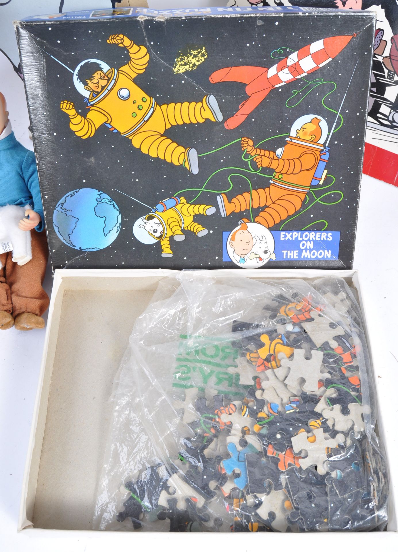 TINTIN - COLLECTION OF MEMORABILIA - IN-STORE DISPLAYS ETC - Bild 3 aus 6