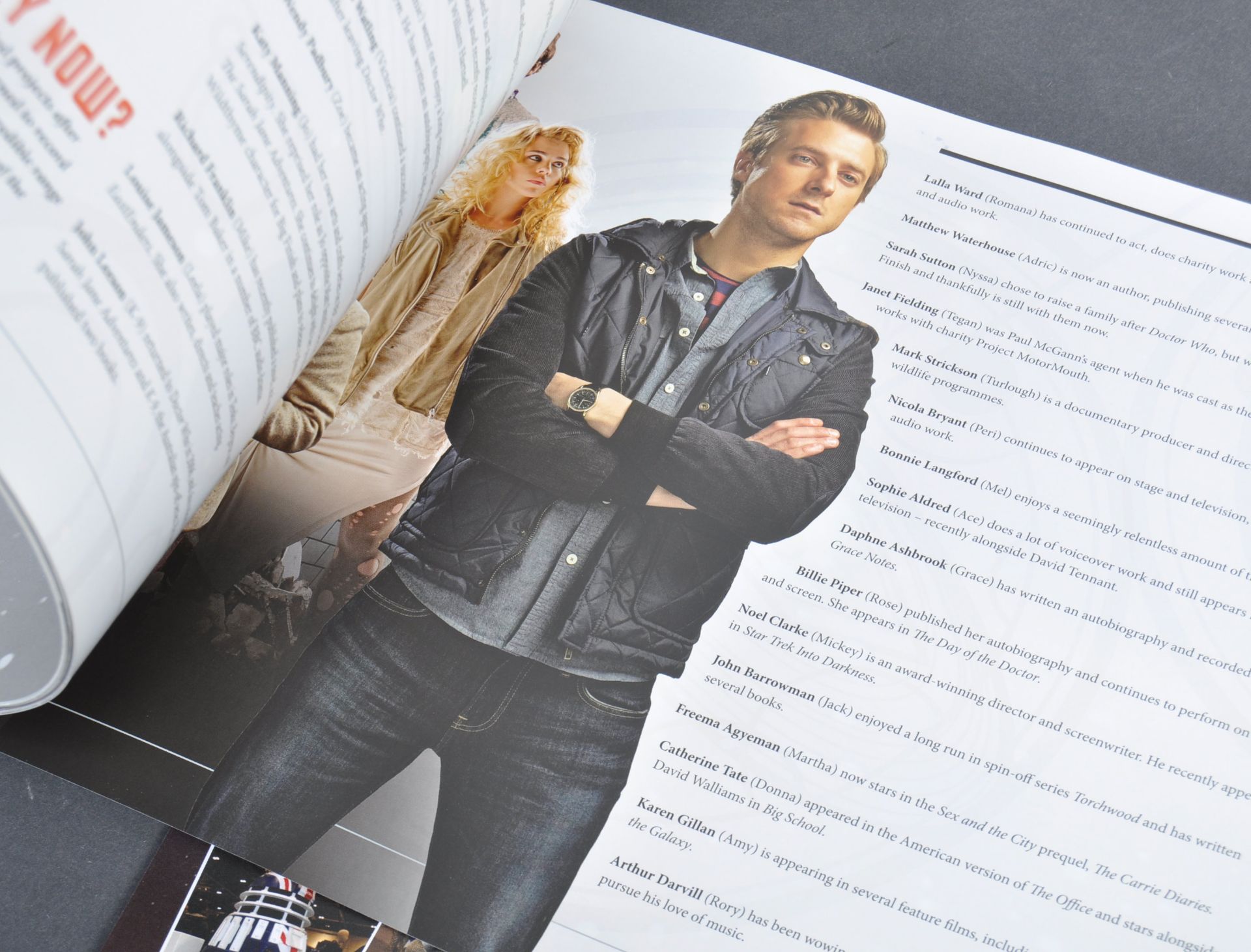 DOCTOR WHO 50TH ANNIVERSARY CELEBRATION - GLOVER'S PERSONAL BROCHURE - Bild 3 aus 8