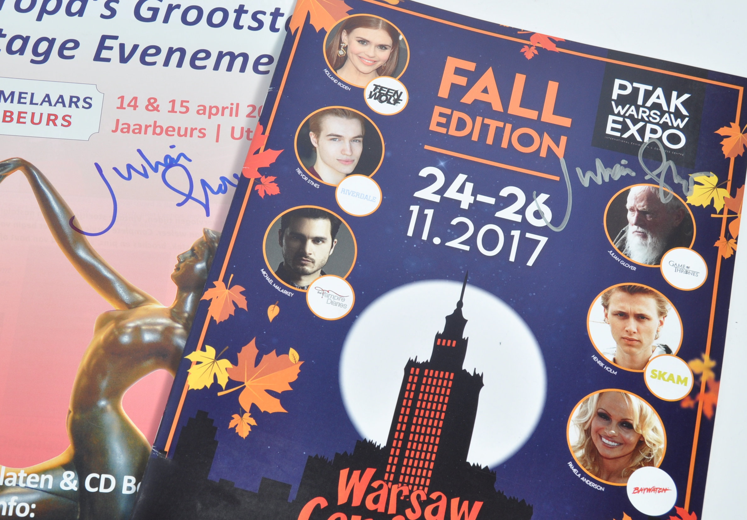 LARGE COLLECTION OF AUTOGRAPHED CONVENTION BROCHURES - Image 4 of 4