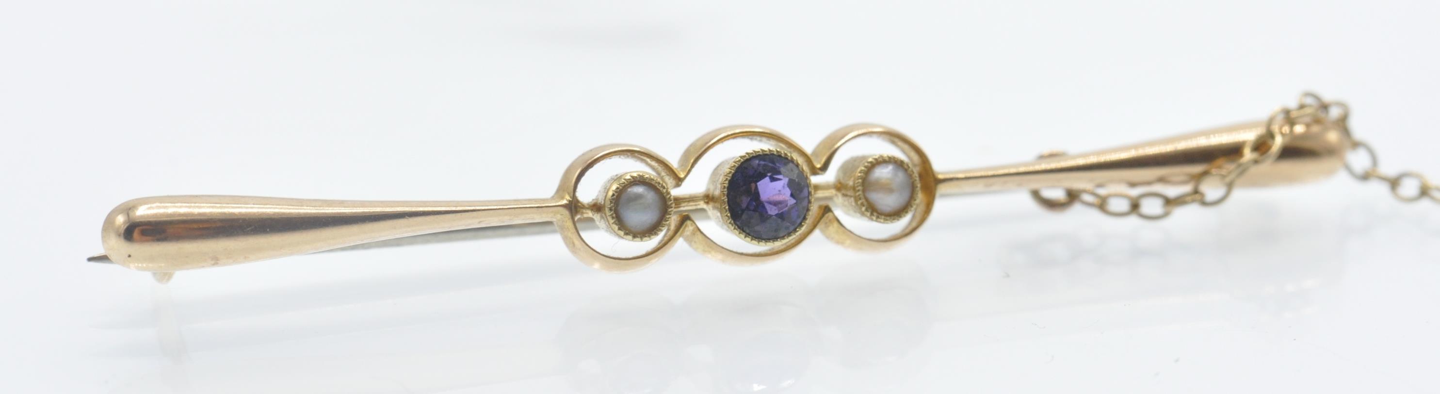 An Antique 15ct Gold Amethyst & Pearl Bar Brooch Pin