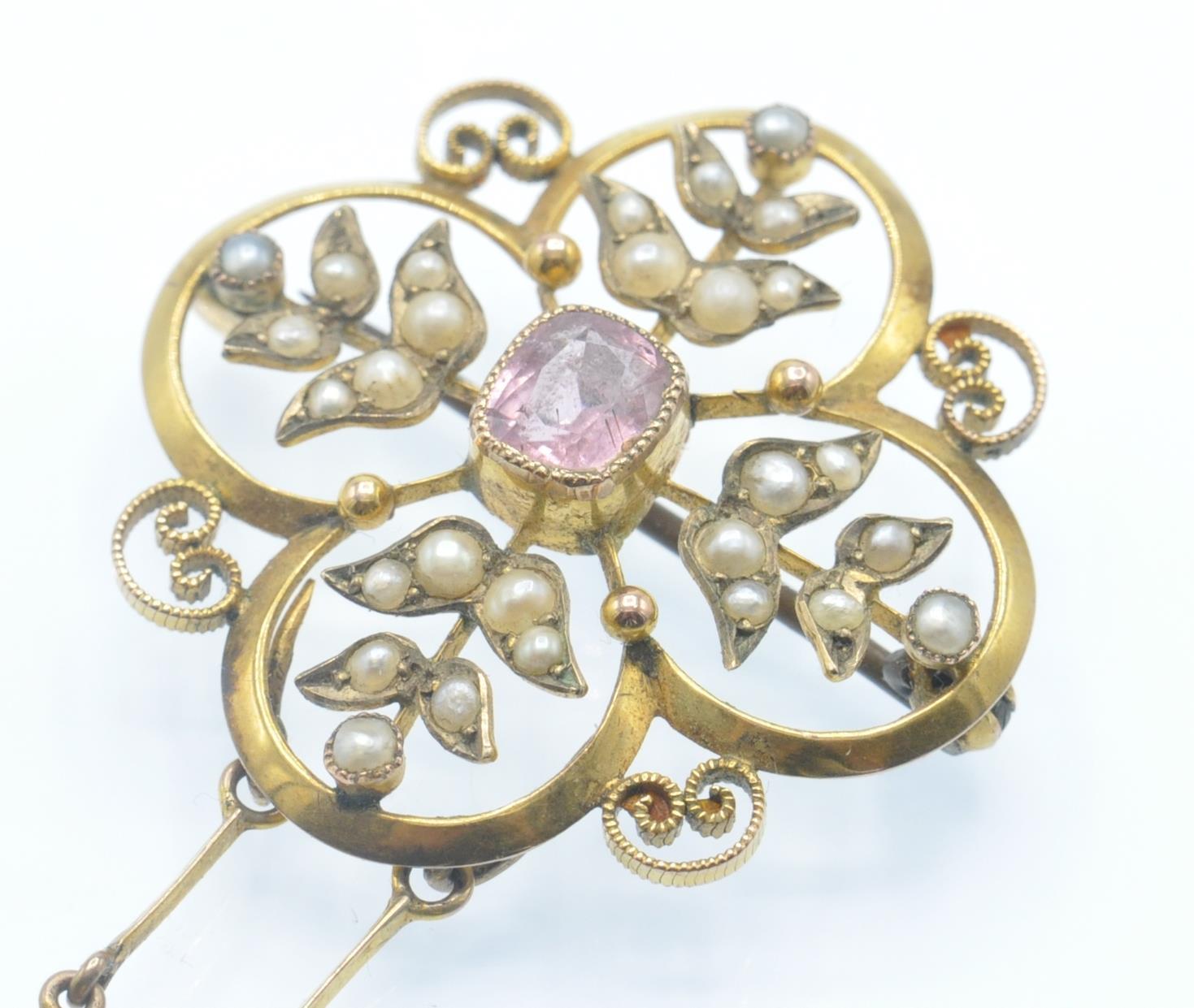 An Antique 9ct Gold Tourmaline & Seed Pearl Pendant Brooch - Image 2 of 4