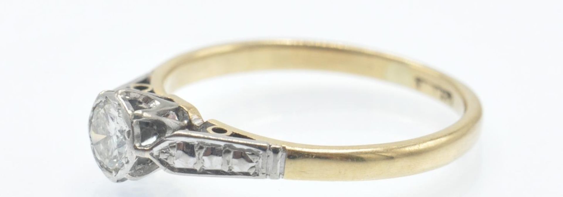 A Vintage 18ct Gold & Platinum Solitaire Diamond Ring - Image 3 of 5