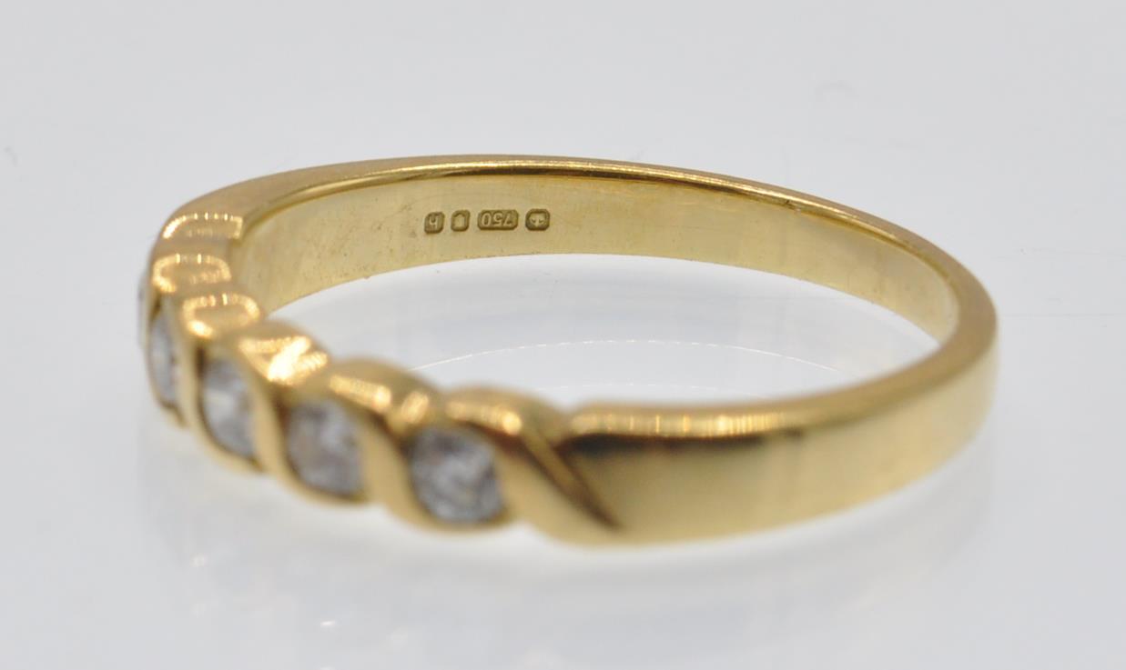 A Hallmarked 18ct Gold & Diamond Five Stone Ring - Image 3 of 4
