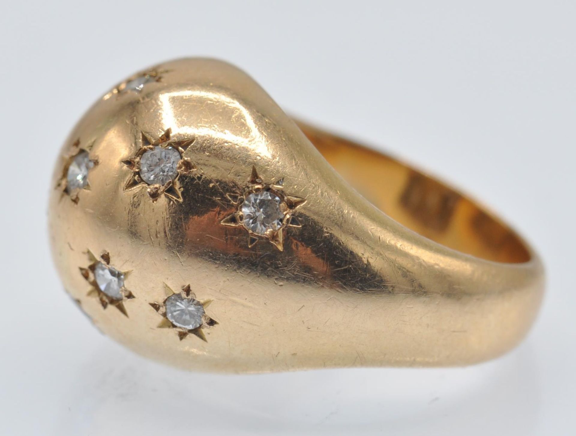 An 18ct Gold & Diamond Bombe Ring - Image 3 of 5