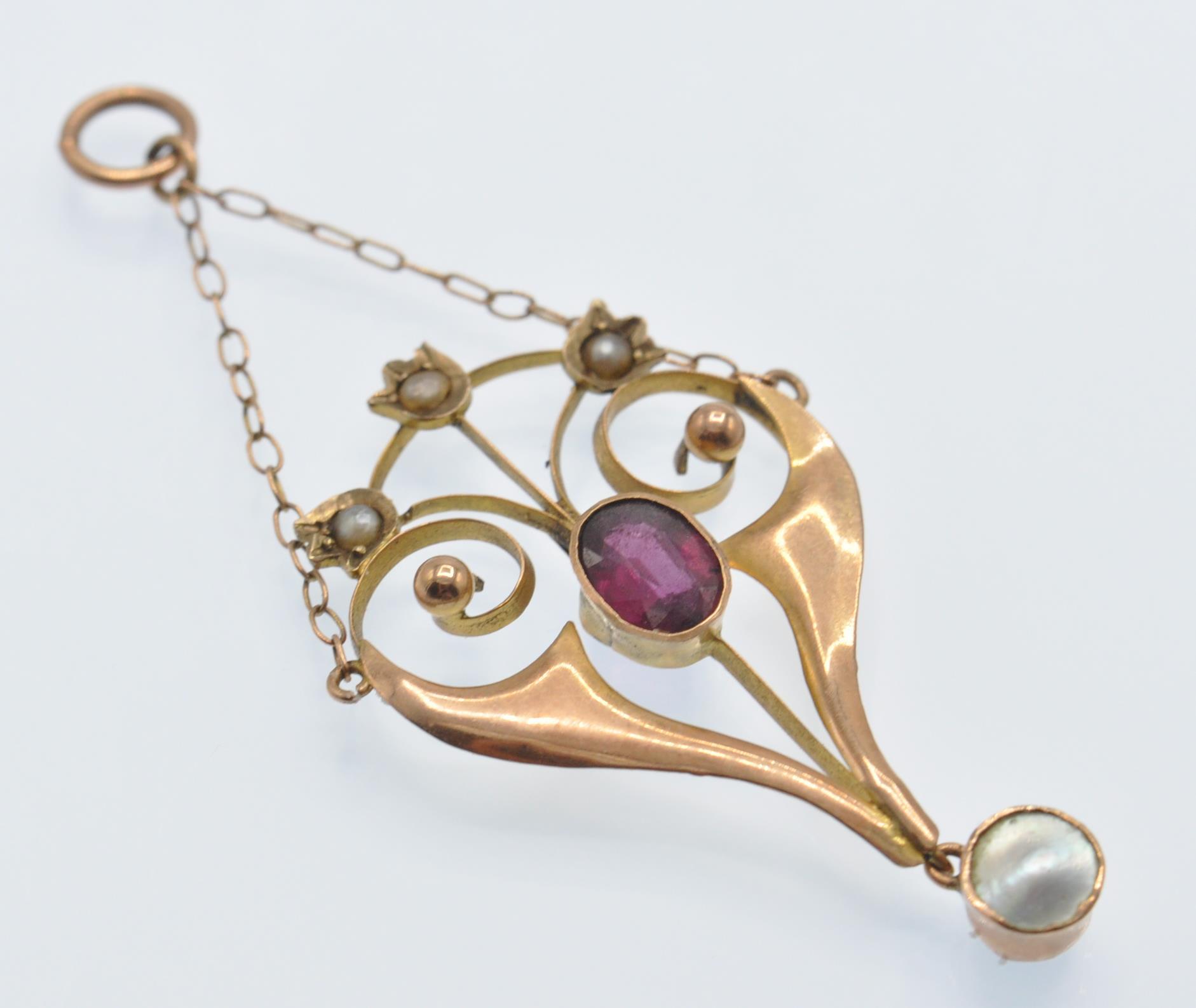 An 9ct Art Nouveau Garnet & Pearl Necklace Pendant - Image 3 of 5