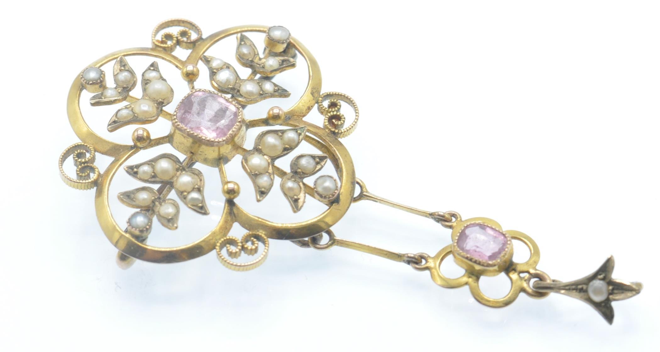 An Antique 9ct Gold Tourmaline & Seed Pearl Pendant Brooch