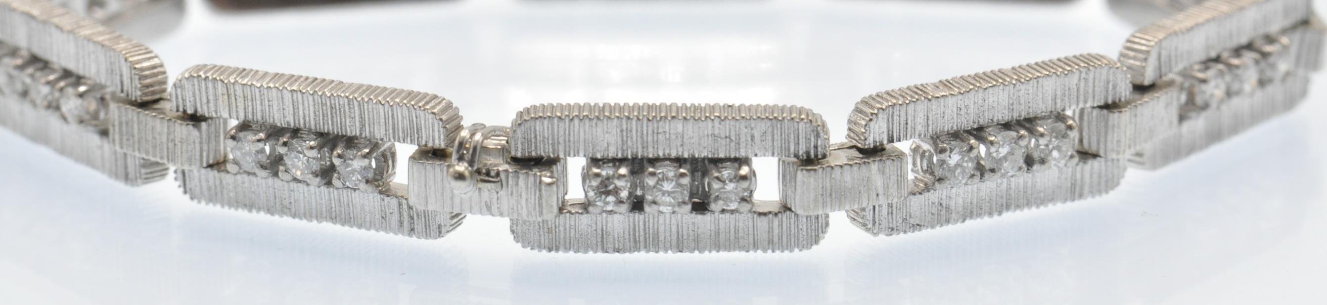 A French 18ct White Gold & Diamond Bracelet. - Image 3 of 9