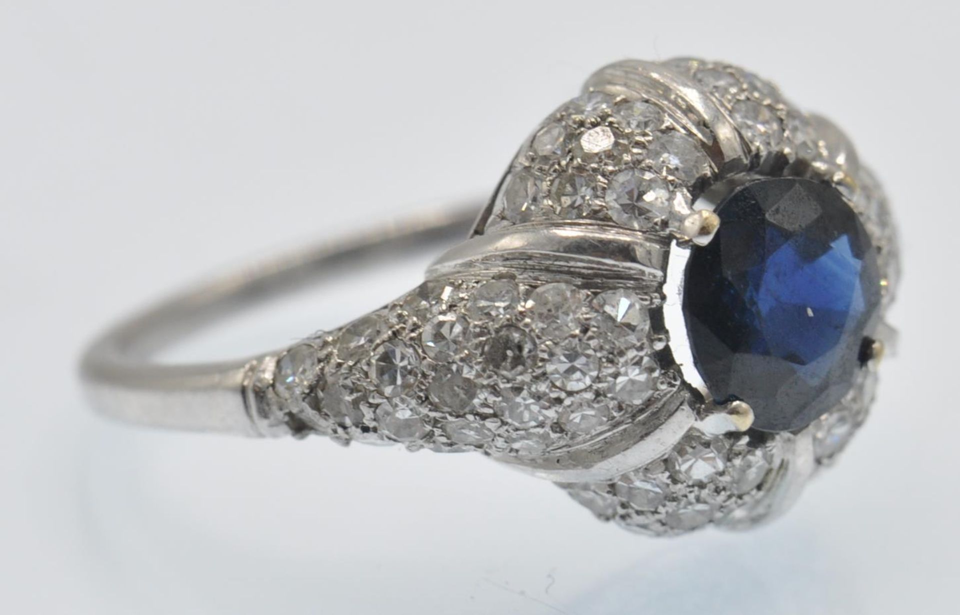 A sapphire & Diamond Cluster Ring - Bild 2 aus 4