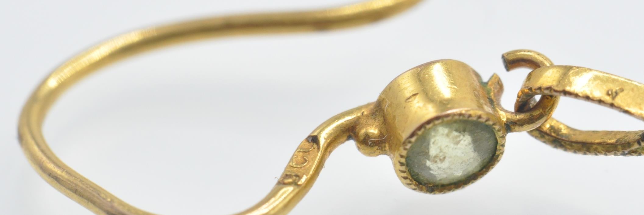 A Pair of Antique 9ct Gold Garnet, Peridot & Pearl Pendant Earrings. - Image 5 of 5