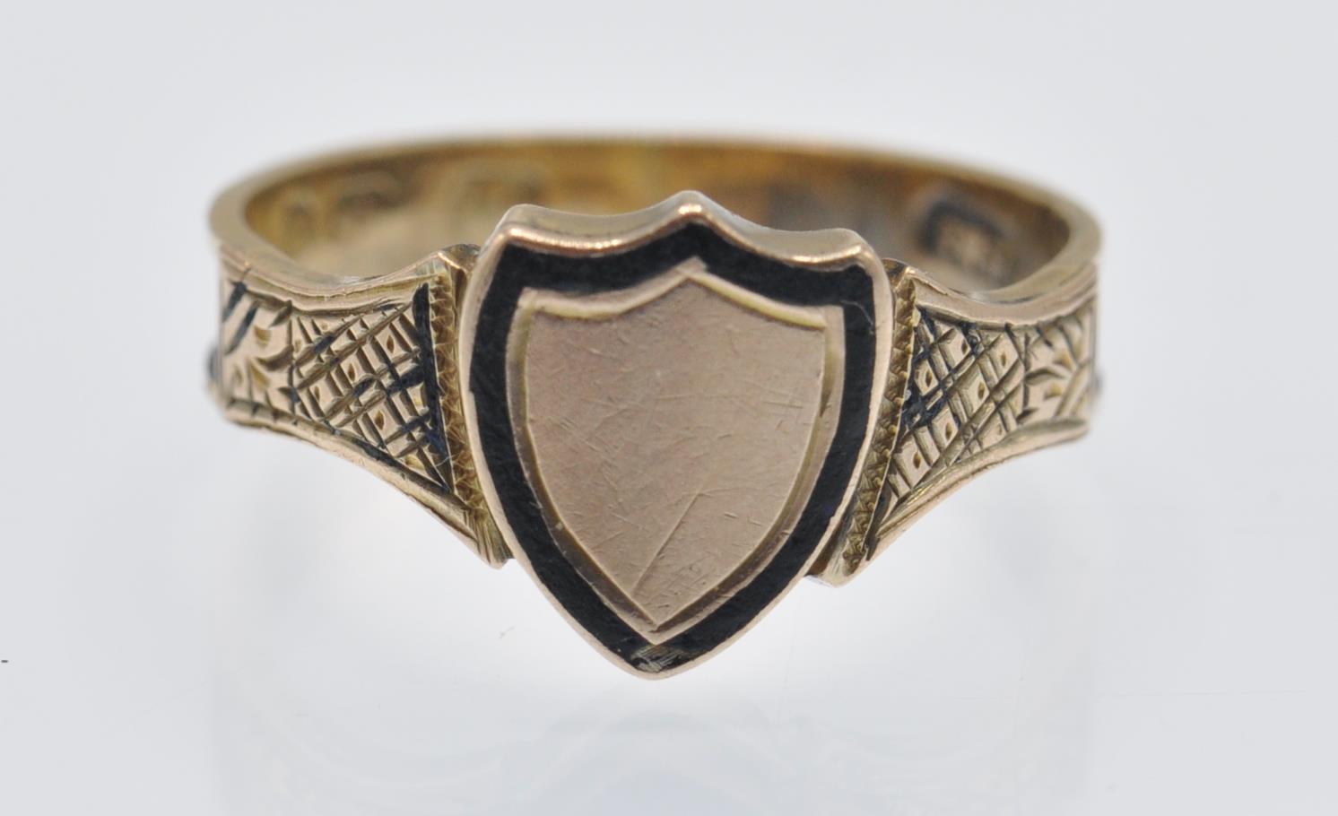 A Hallmarked Victorian 9ct Gold Mourning Ring.