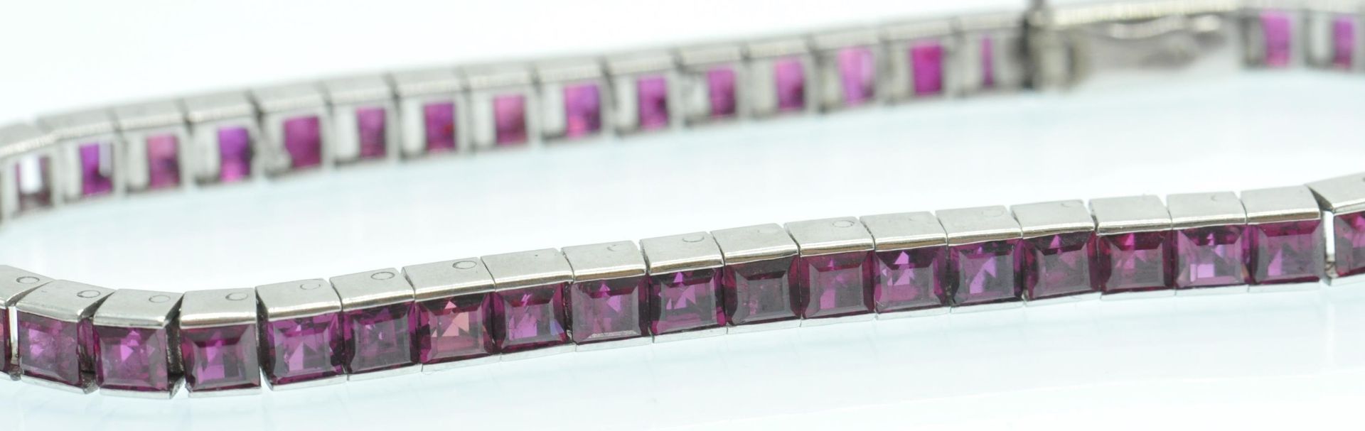 A French 14ct White Gold & Ruby Tennis Bracelet - Image 3 of 7