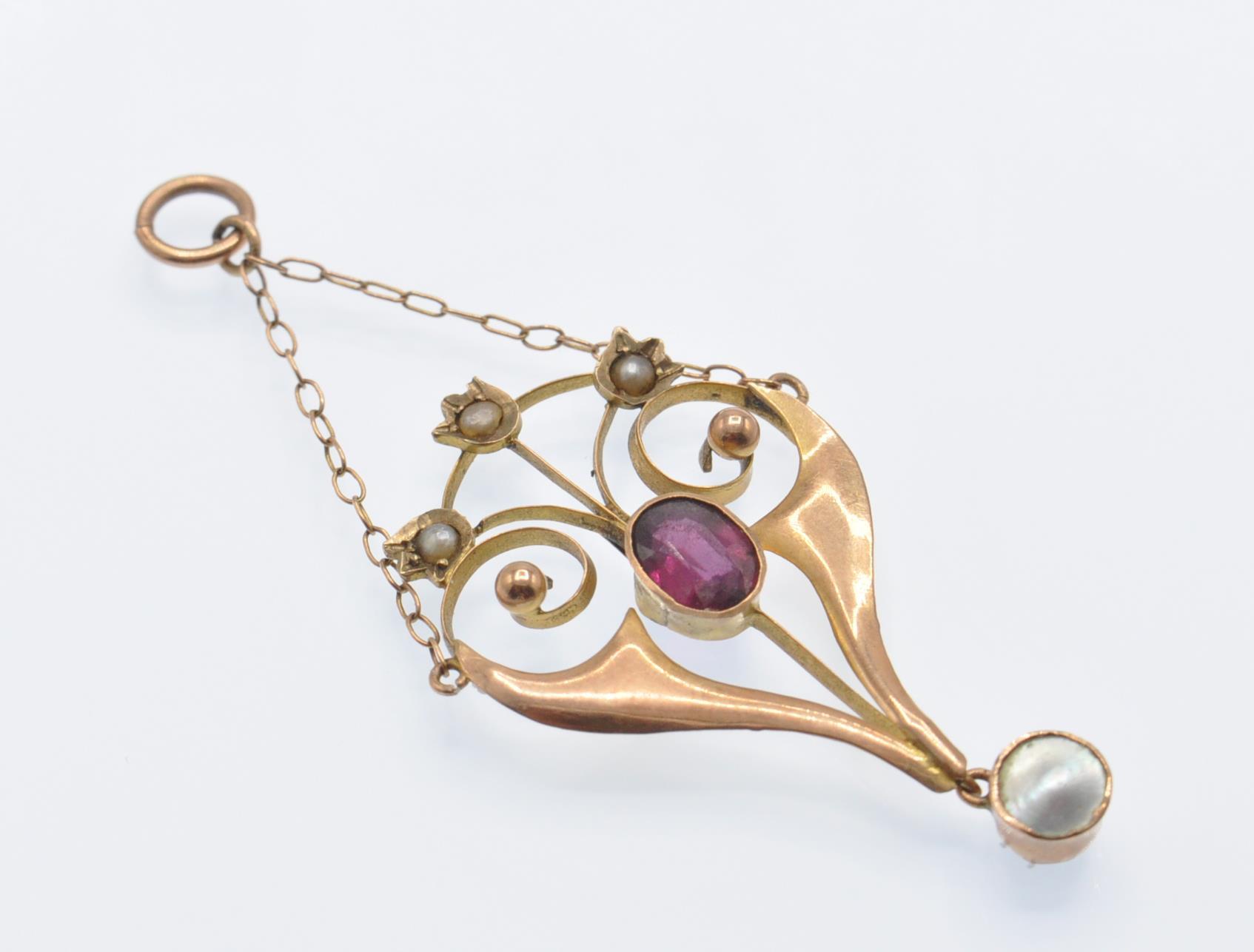 An 9ct Art Nouveau Garnet & Pearl Necklace Pendant