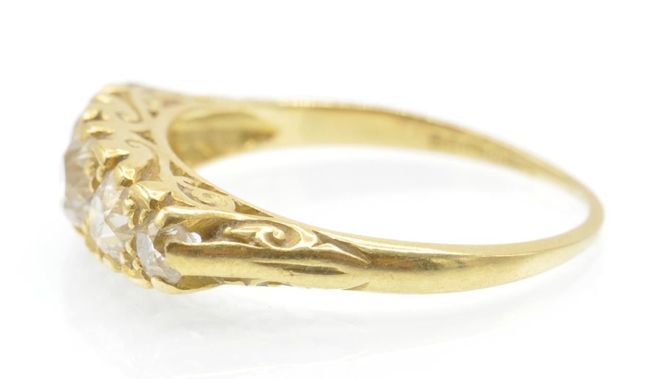 An Antique 18ct Gold & Diamond 5 Stone Ring - Image 3 of 4