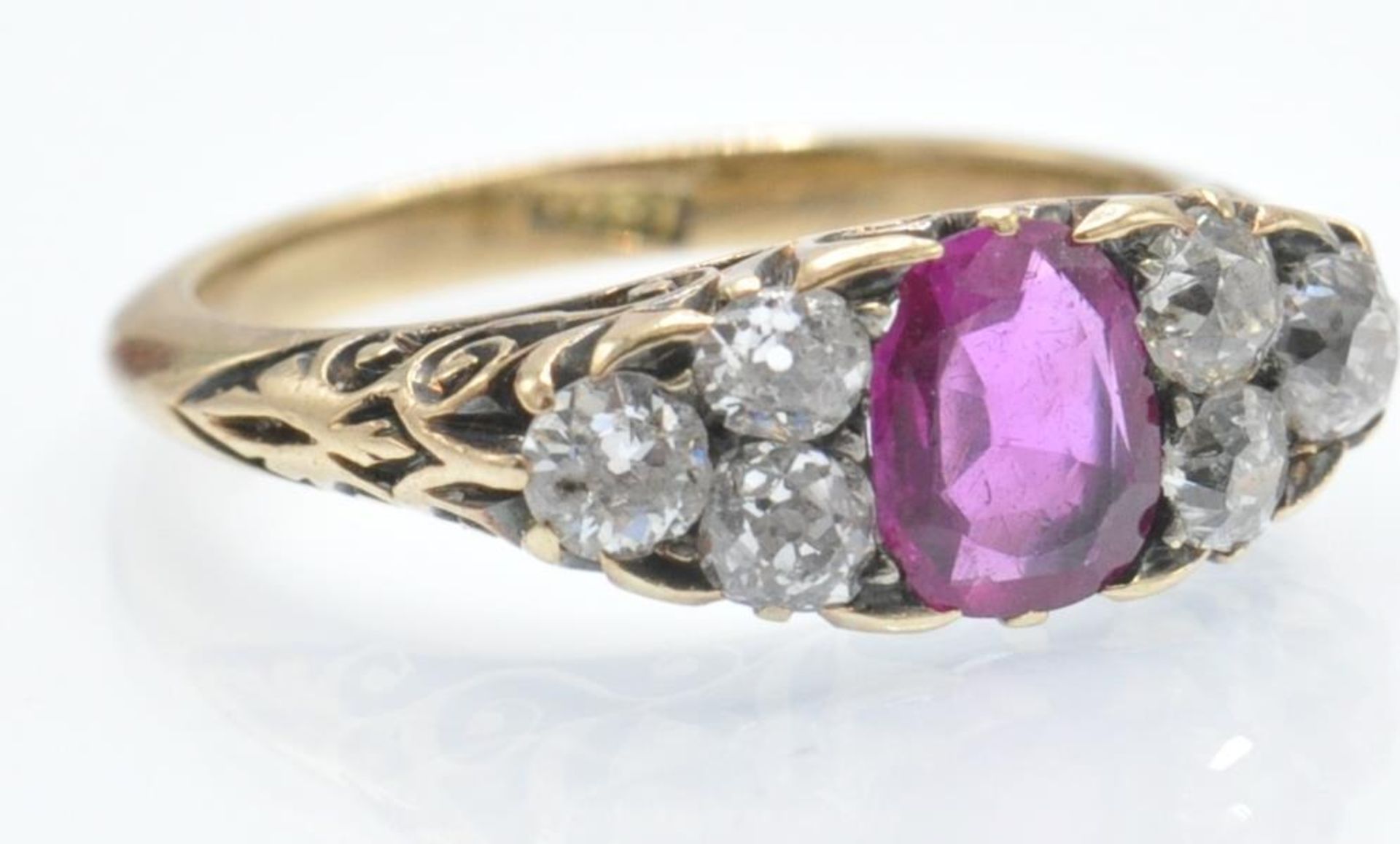 An 18ct Gold Burma Pink Sapphire & Diamond Ring - Bild 2 aus 5