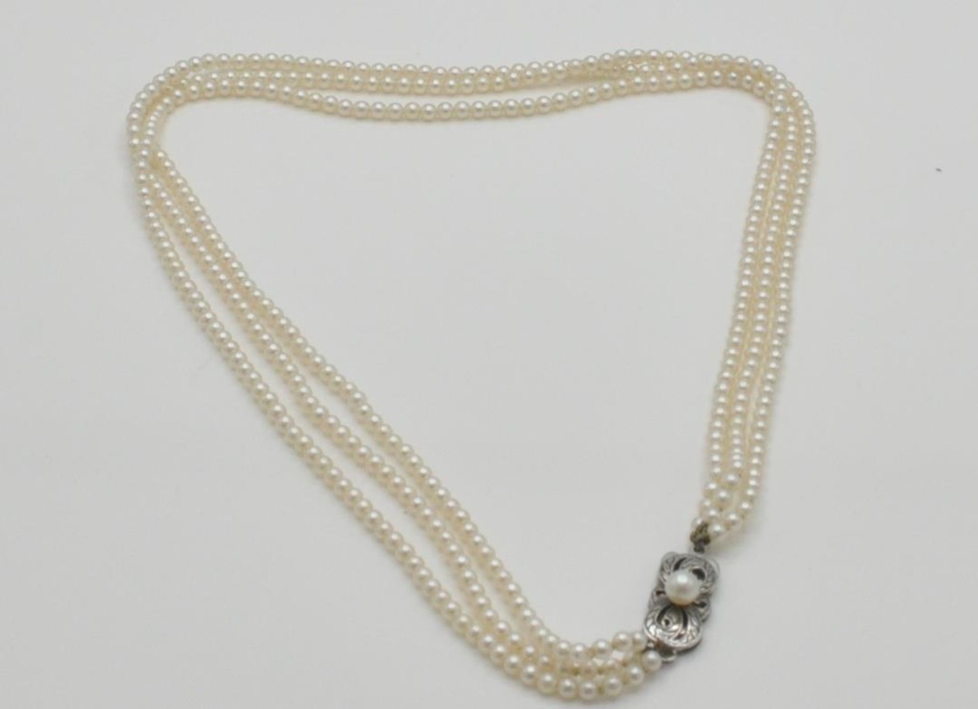 A Vintage Mikimoto Cultured Pearl Necklace