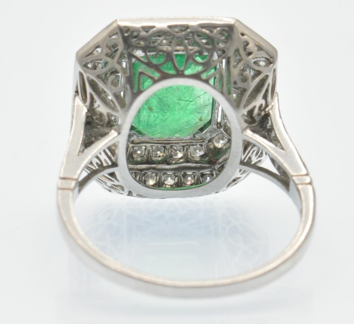 A Platinum Emerald & Diamond Cocktail Ring. - Image 4 of 5
