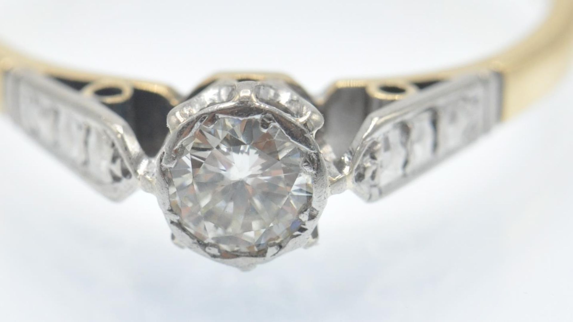 A Vintage 18ct Gold & Platinum Solitaire Diamond Ring - Image 5 of 5