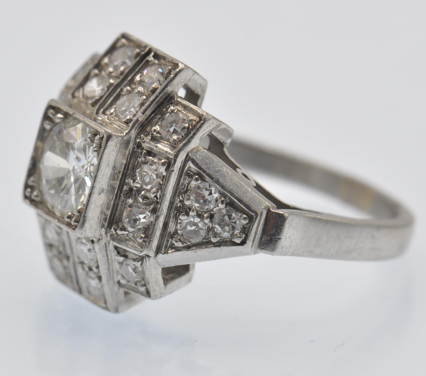 A French 1930s Art Deco Platinum & Diamond Geometric Cluster Ring - Image 3 of 4