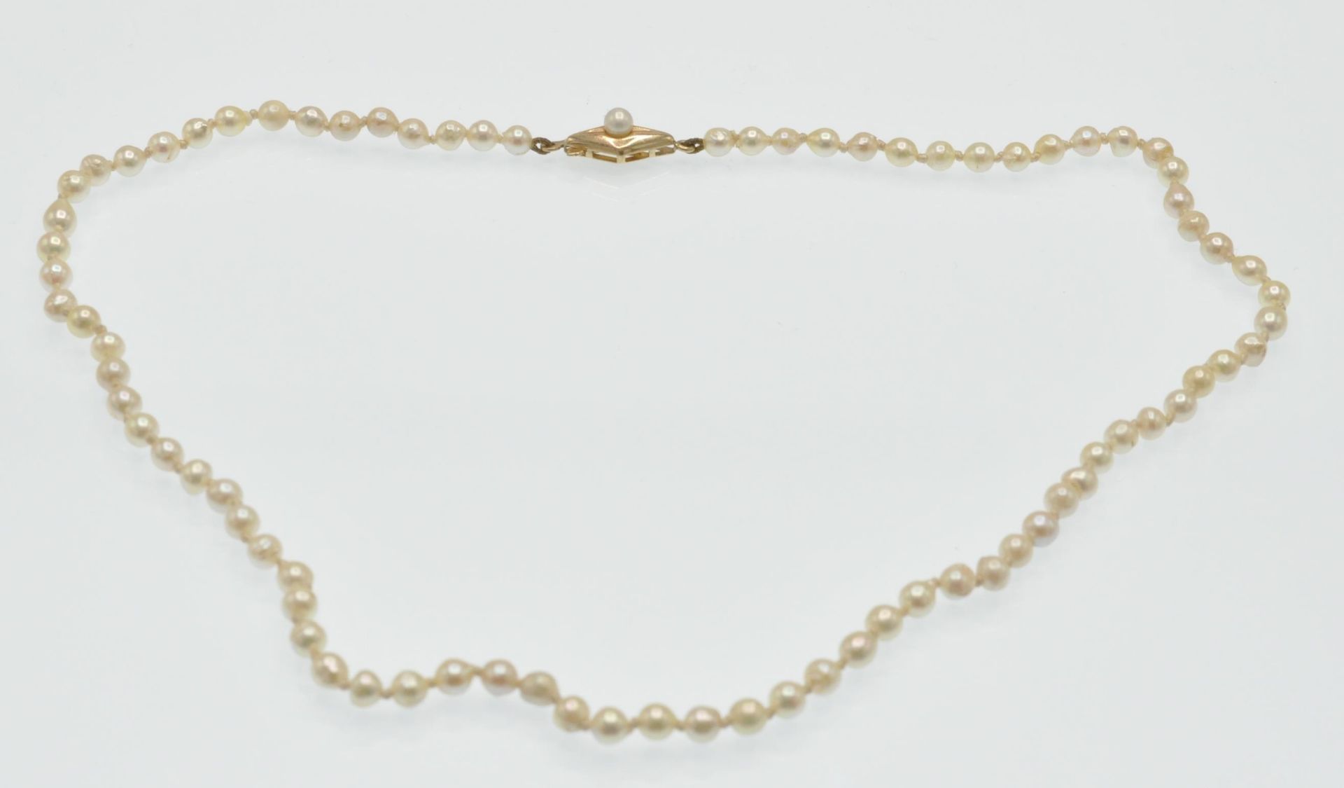 A Hallmarked 9ct Gold & Cultured Pearl Necklace