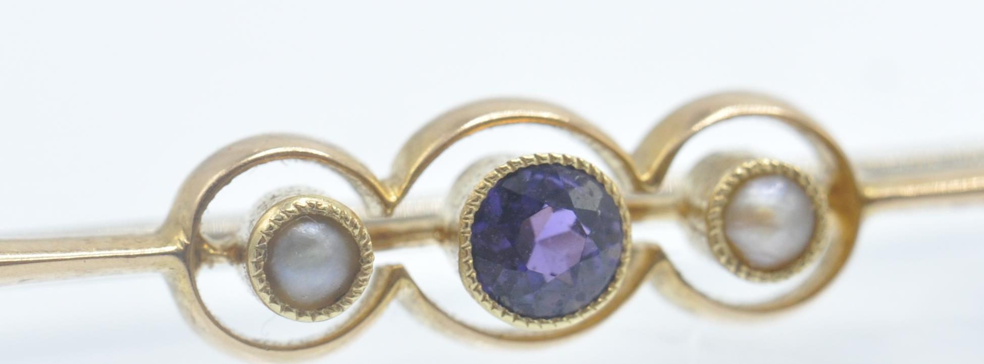 An Antique 15ct Gold Amethyst & Pearl Bar Brooch Pin - Image 2 of 5