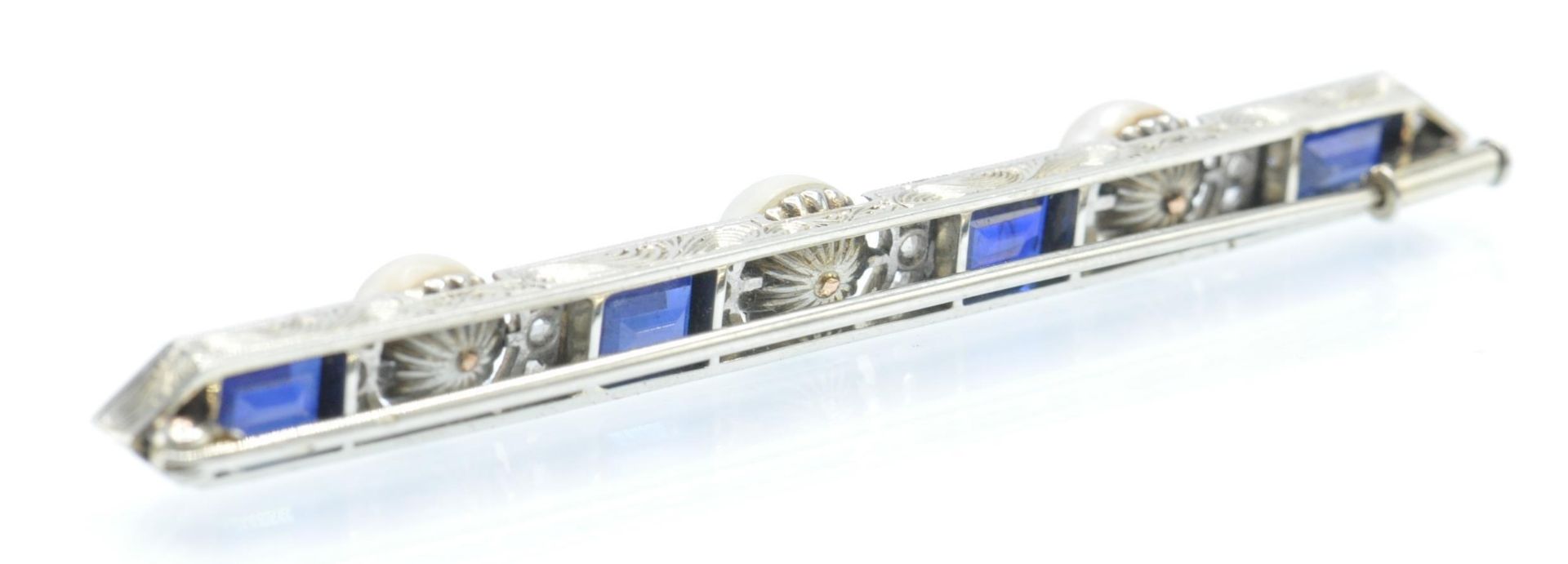 An Antique Gold Platinum, Sapphire Diamond & Pearl Brooch - Image 2 of 6