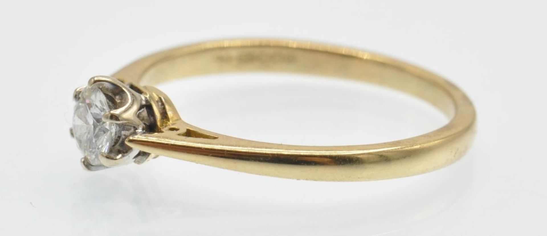 A Hallmarked 18ct Gold & Diamond Solitaire Ring - Bild 2 aus 4