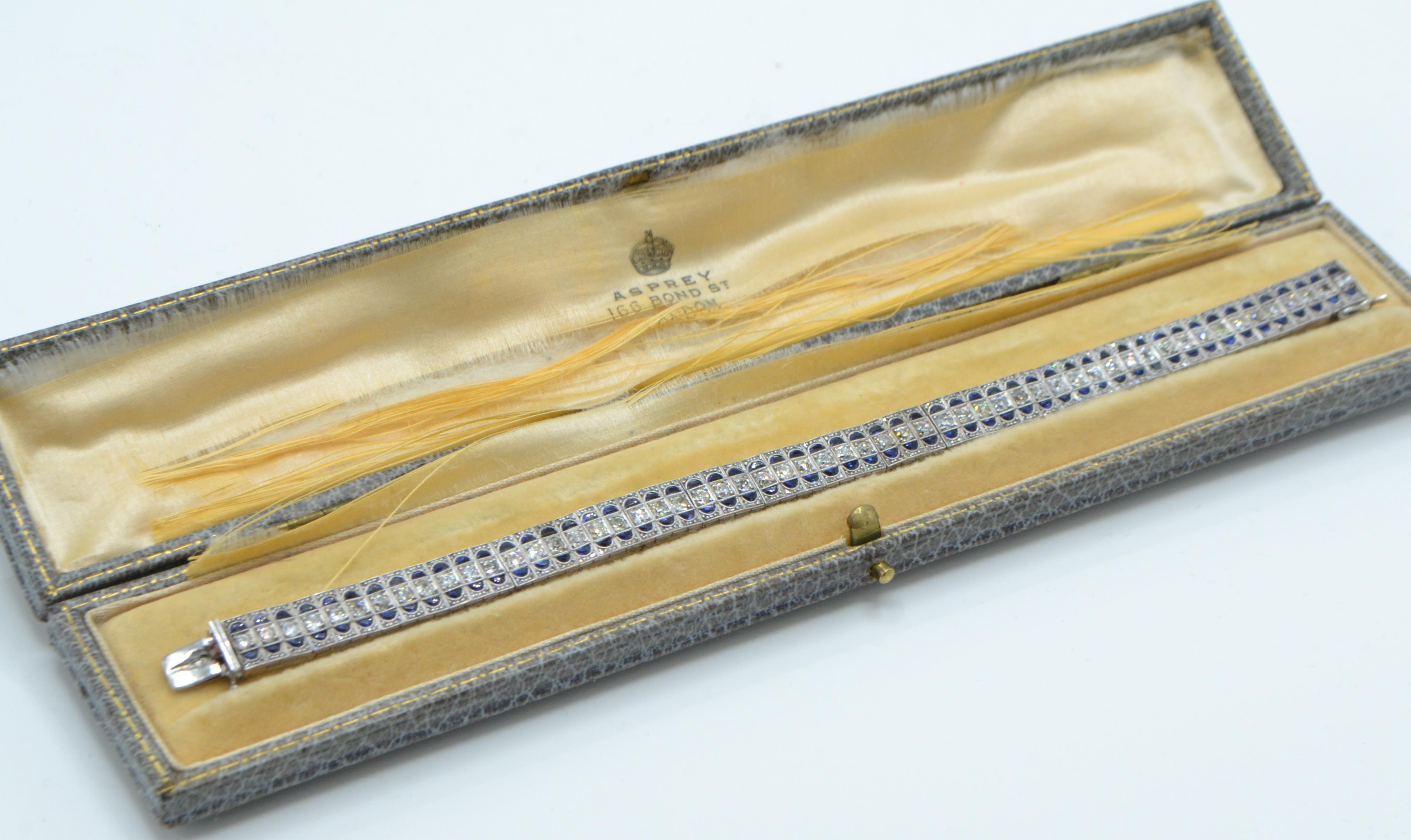 An 18t gold sapphire and diamond bracelet - Image 4 of 9