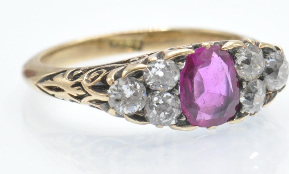 An 18ct Gold Burma Pink Sapphire & Diamond Ring - Image 2 of 5