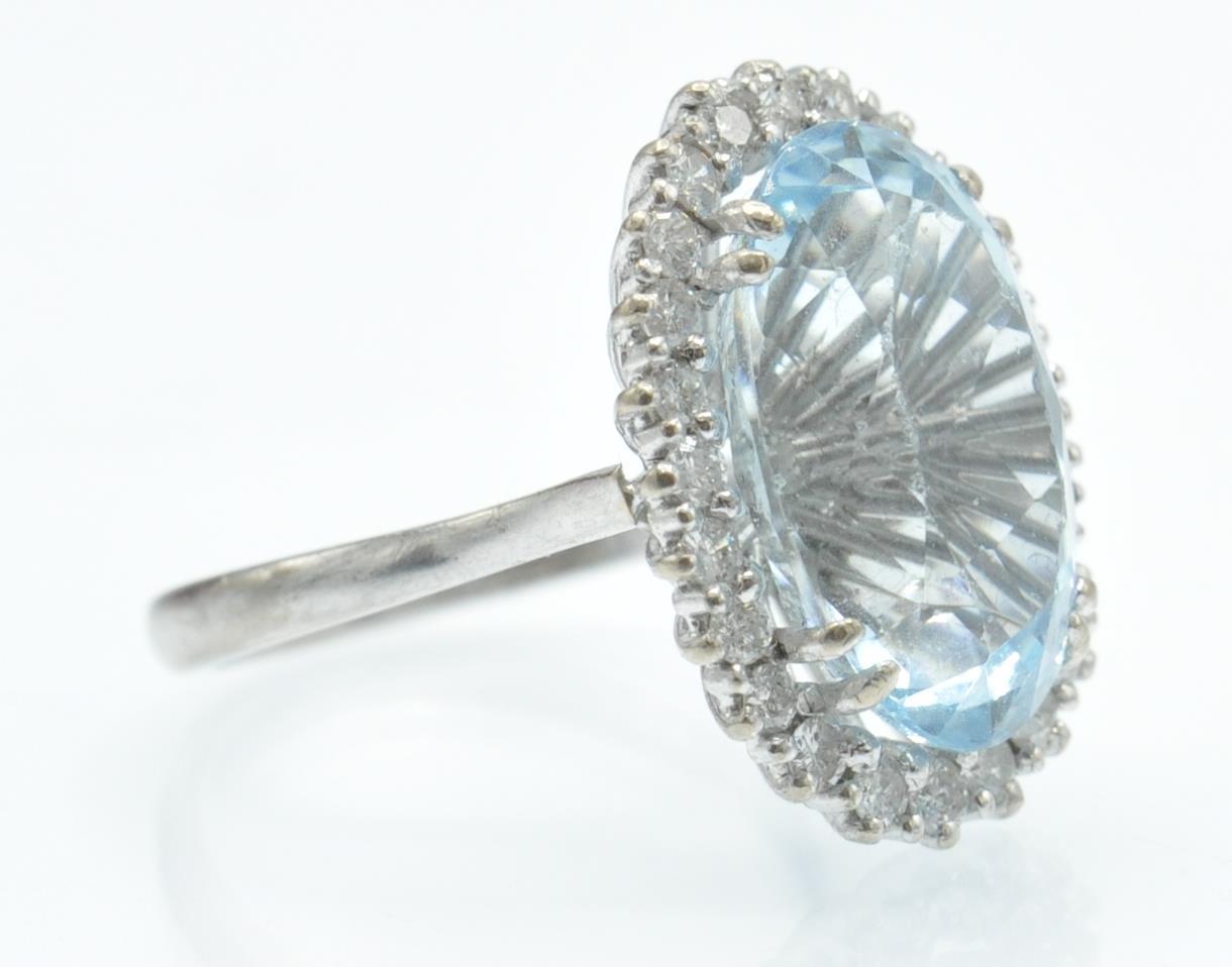 An 18ct White Gold Aquamarine & Diamond Dress Ring - Image 2 of 8