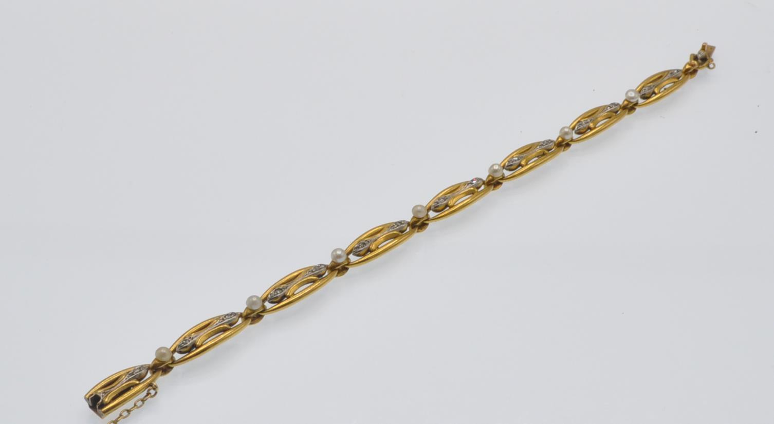 A French 18ct Gold, Silver, Diamond & Pearl Bracelet - Image 2 of 8