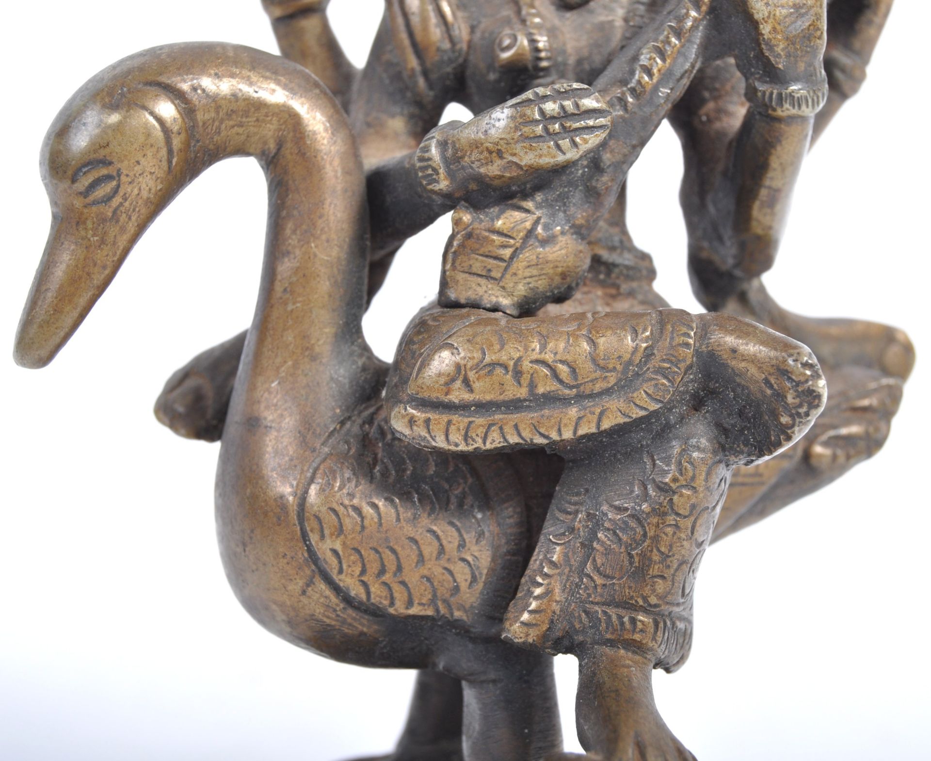 19TH CENTURY INDIAN BRONZE FIGURE OF SARASVATI ON SWAN - Bild 3 aus 7