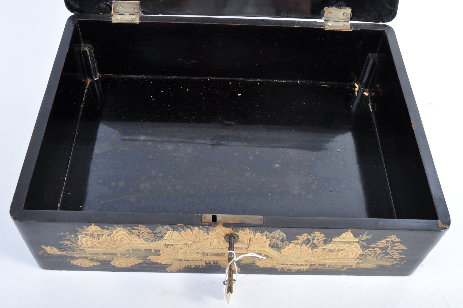 19TH CENTURY CHINESE ANTIQUE BLACK LACQUER WORKBOX - Bild 15 aus 16