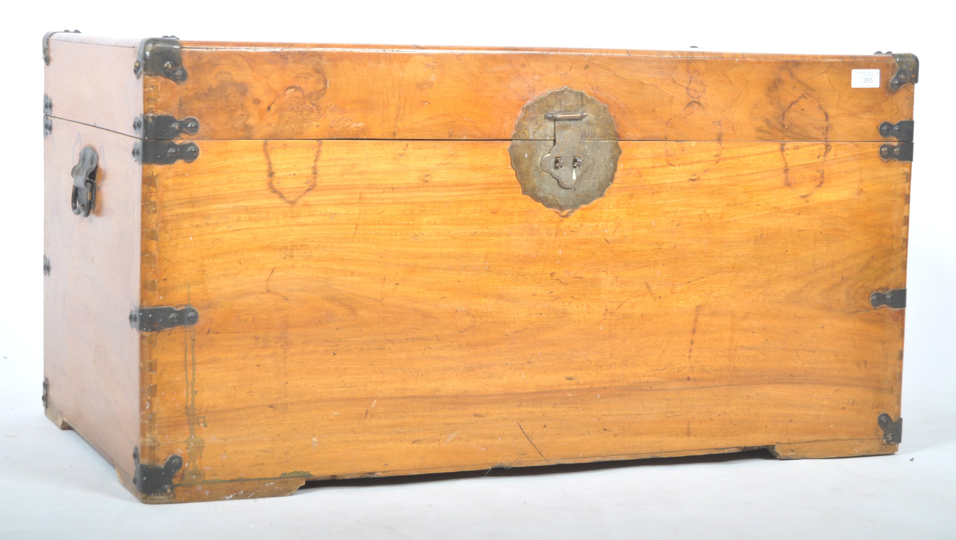 19TH CENTURY ENGLISH ANTIQUE CAMPHORWOOD SHIPPING TRUNK