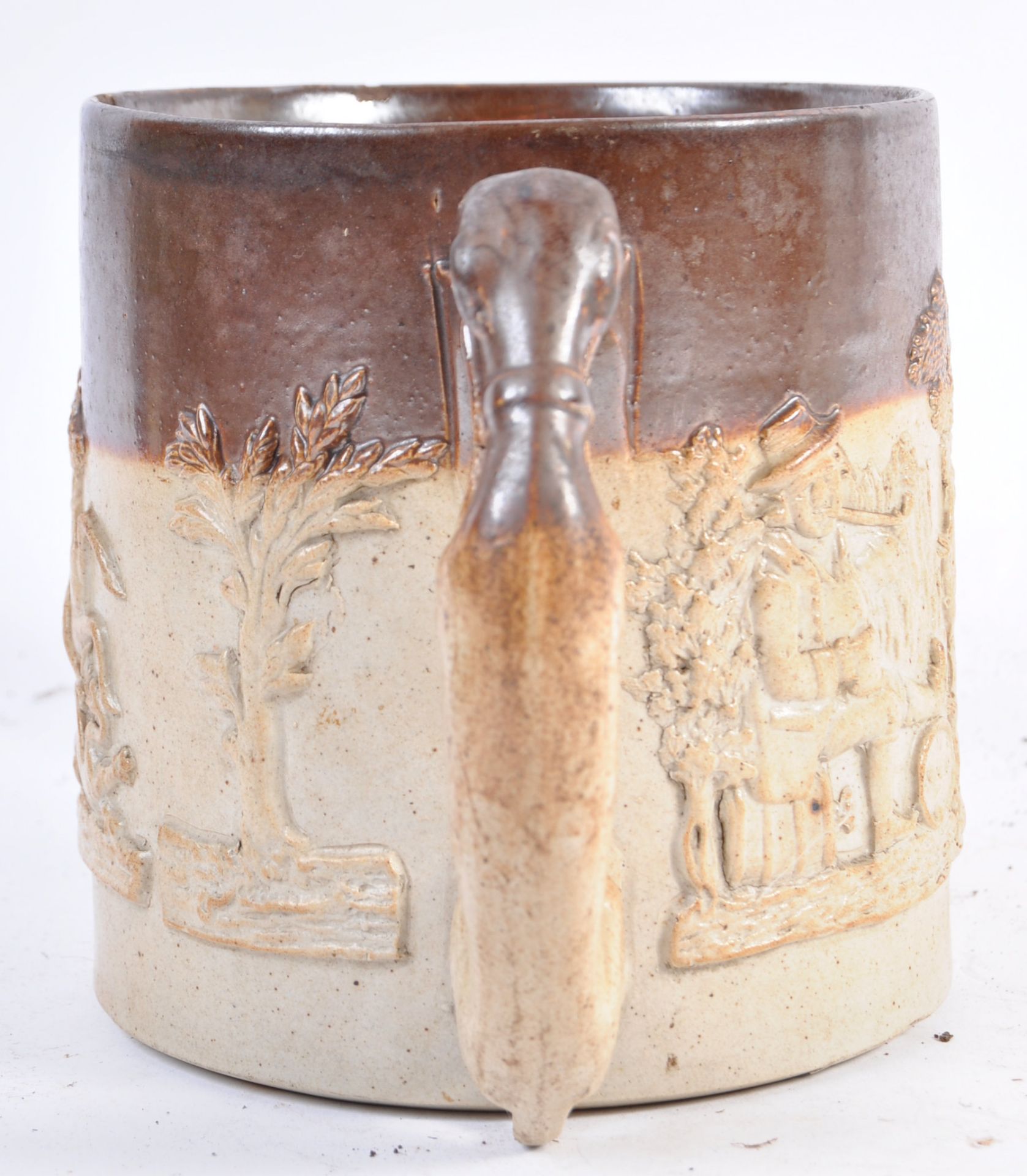 ANTIQUE DOULTON LAMBETH STONEWARE TYG / CUP WITH GREYHOUNDS - Bild 4 aus 7