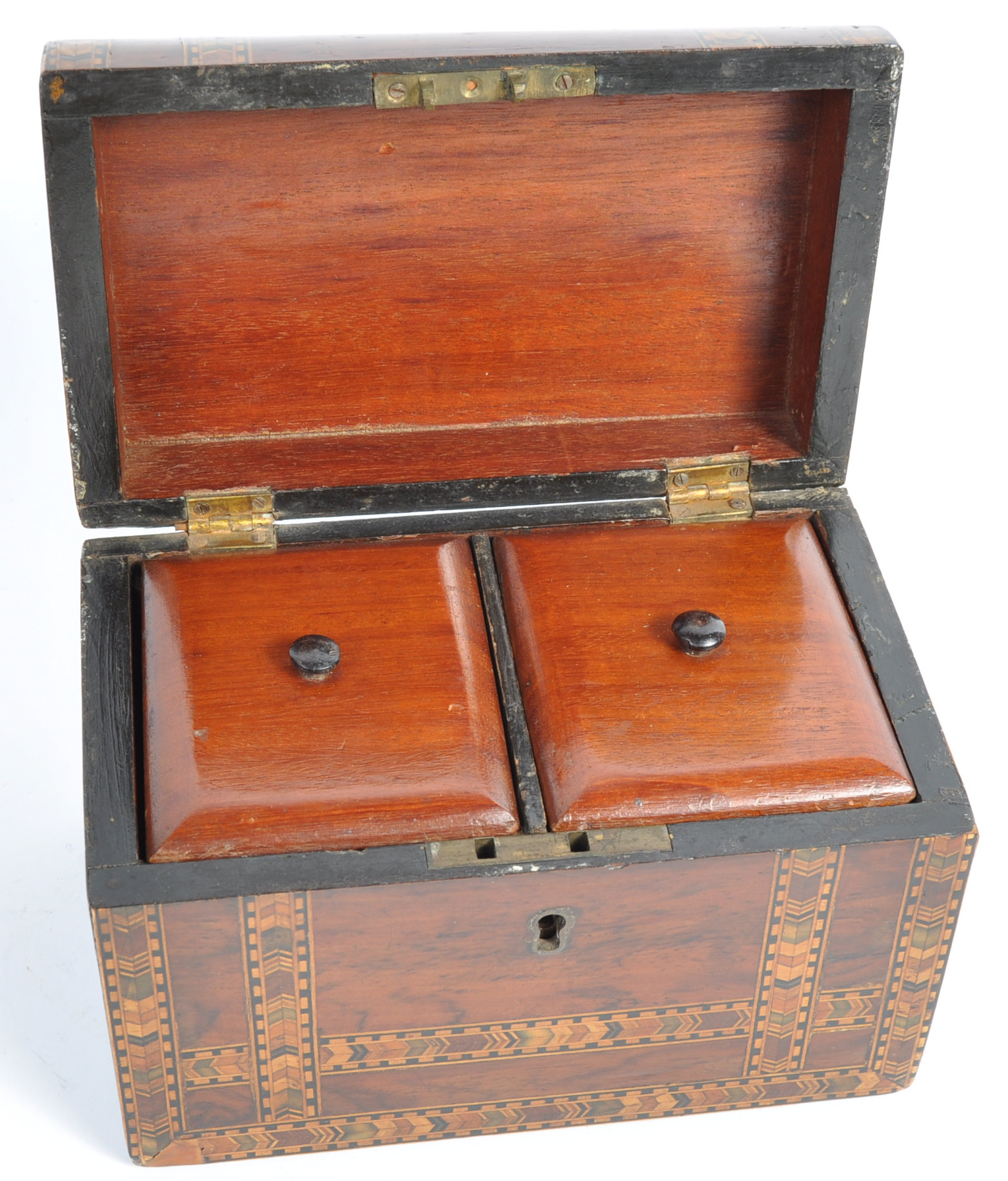 19TH CENTURY GEORGIAN WALNUT DOMED TOP TEA CADDY HAVING TUNBRIDGE INLAY - Image 4 of 6