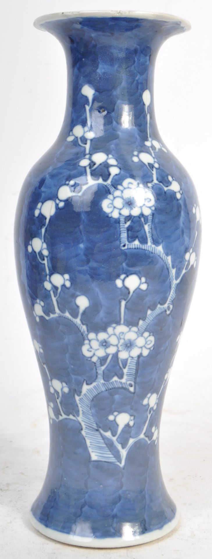 19TH CENTURY CHINESE BLUE AND WHITE PRUNUS PATTERN VASE