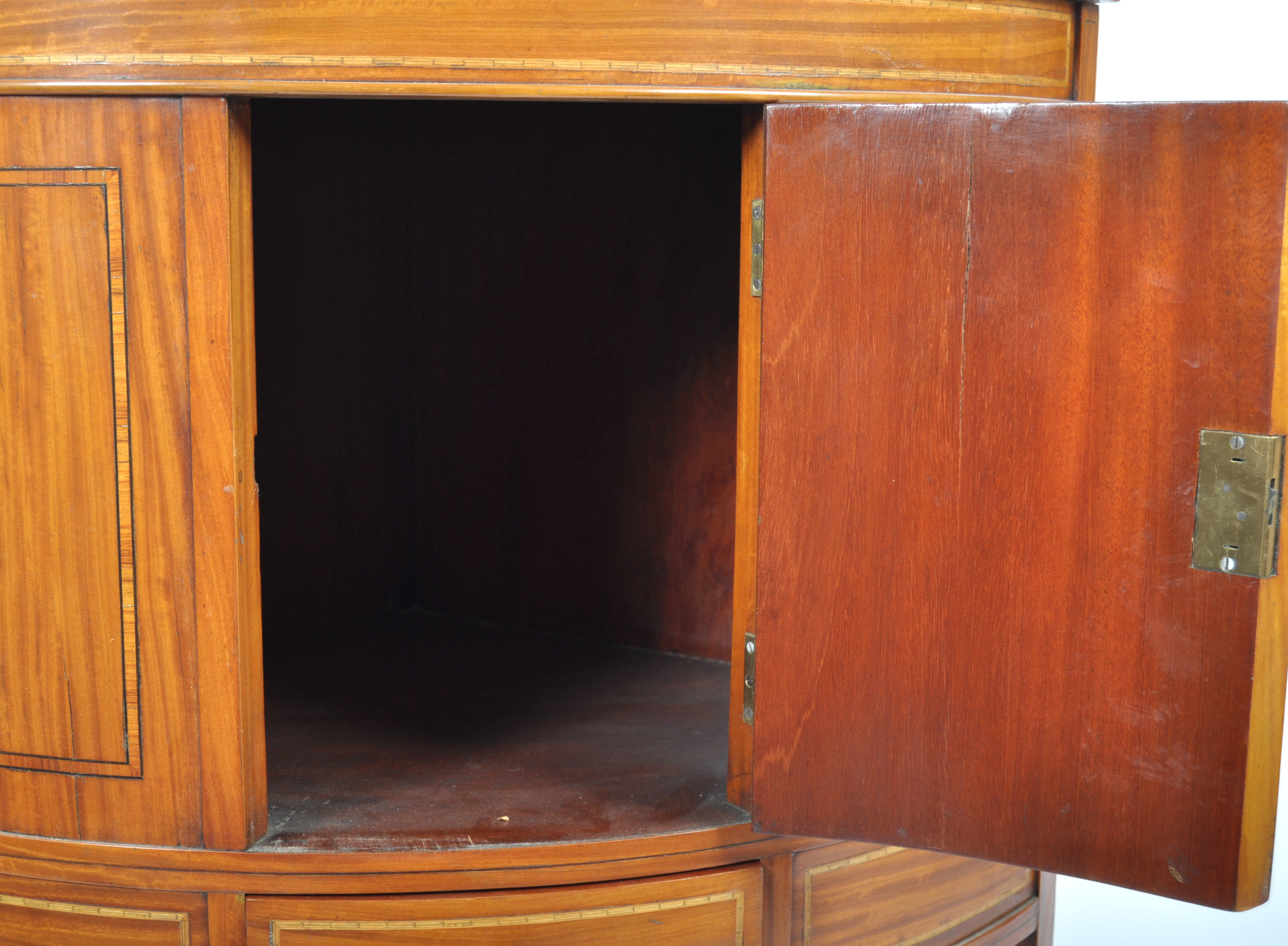 19TH CENTURY SATINWOOD CORNER CABINET VITRINE - Image 5 of 7