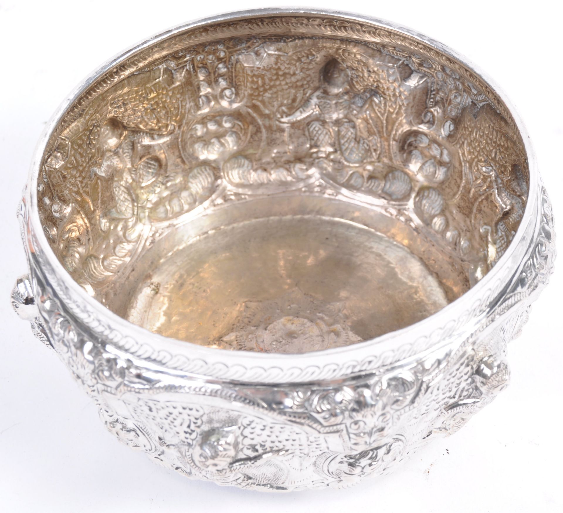 19TH CENTURY BURMESE SILVER PRAYER BOWL - Bild 3 aus 5