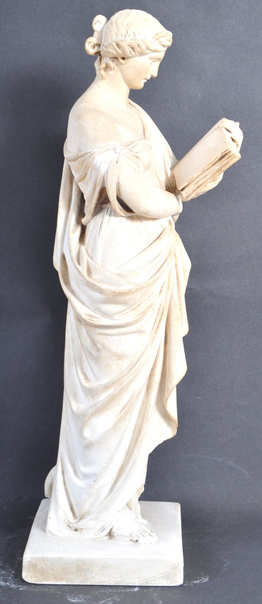 EARLY 20TH CENTURY GERMAN PLASTER STATUE IN THE FORM OF A CLASSICAL LADY - Bild 10 aus 10