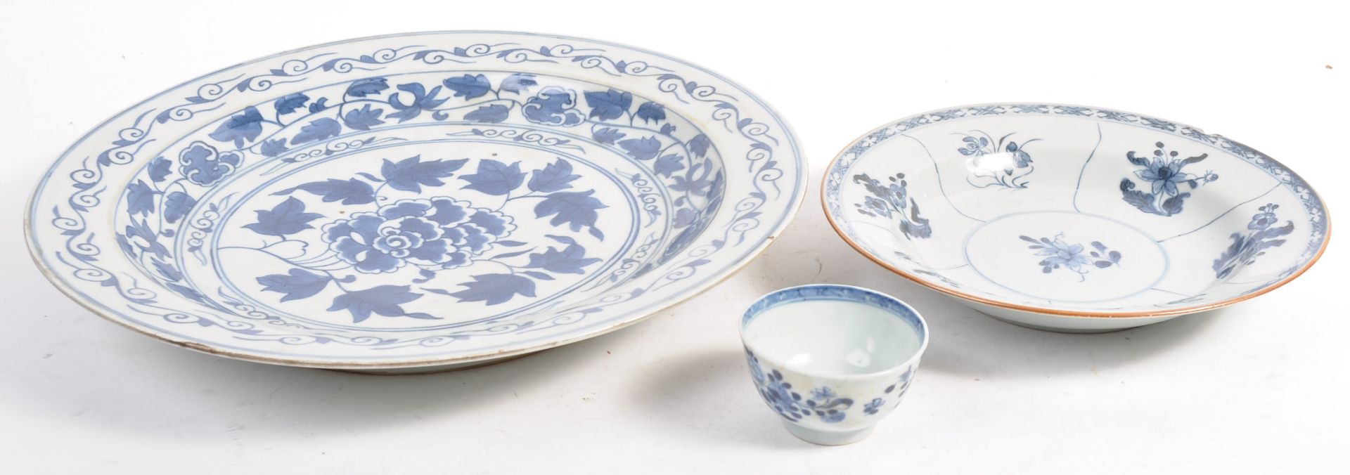 COLLECTION OF 18TH CENTURY CHINESE BLUE AND WHITE PORCELAIN