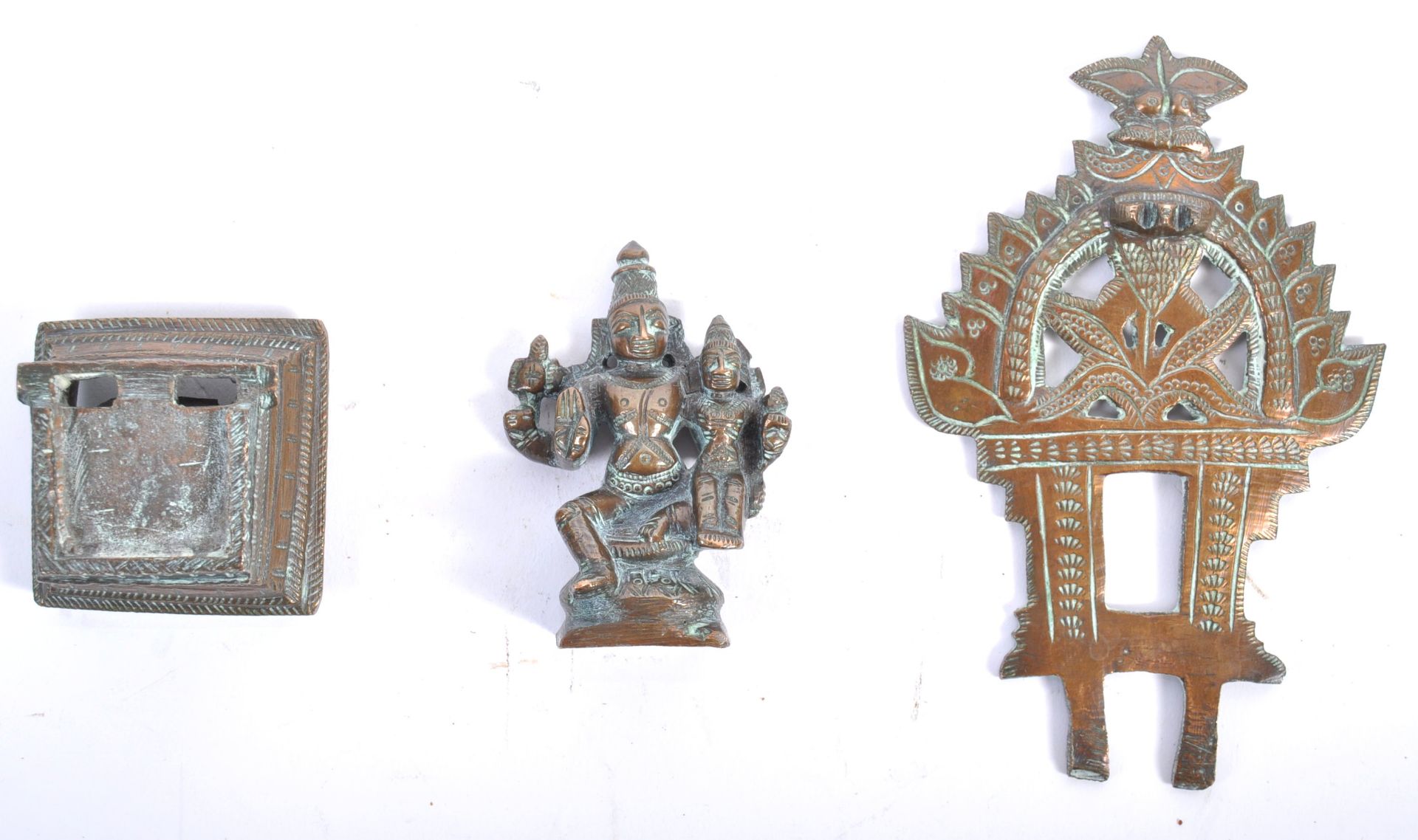 RARE 19TH CENTURY HINDU BRONZE LAKSHMI NARAYAN ALTAR GROUP - Bild 6 aus 8