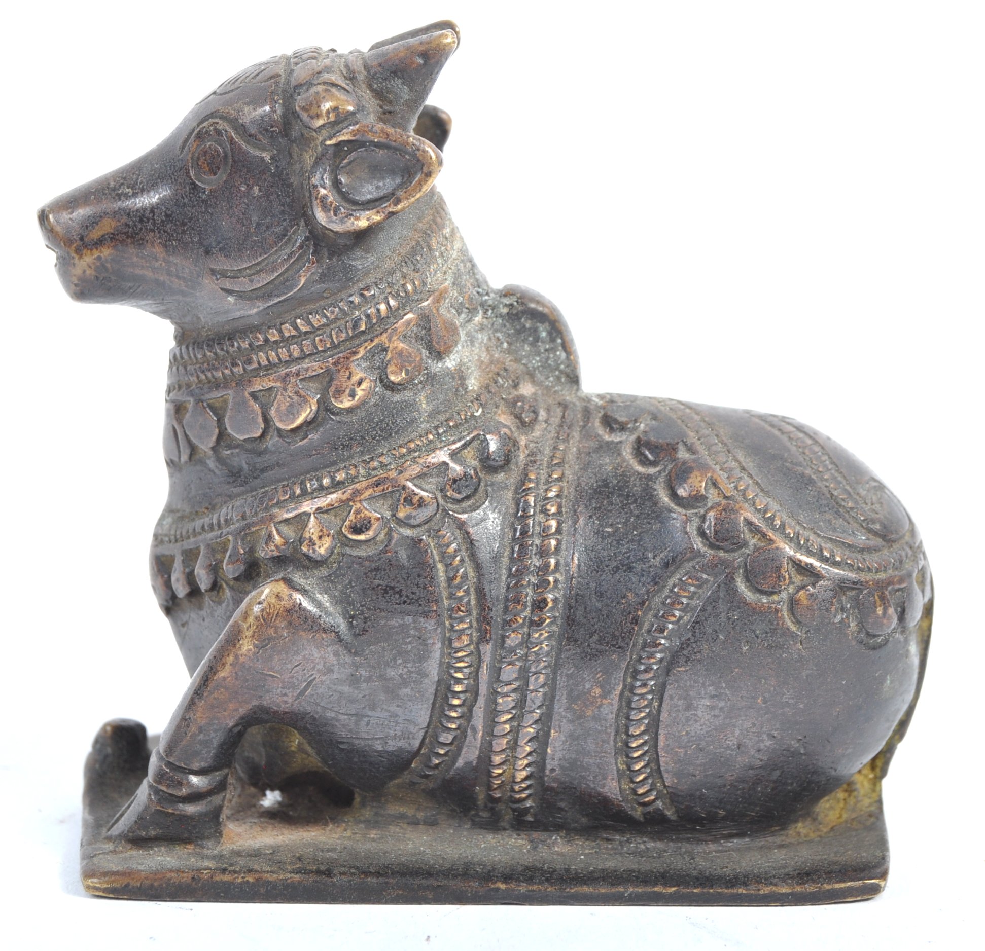 RARE 19TH CENTURY INDIAN HINDU BRONZE OF NANDIN THE SACRED BULL - Image 3 of 5