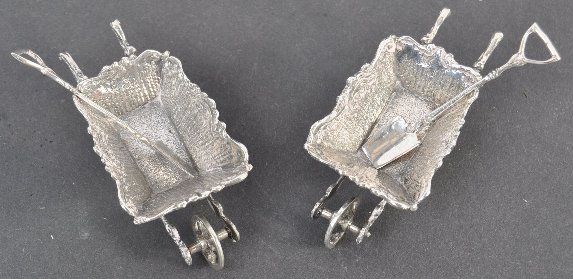 PAIR OF EDWARDIAN NOVELTY SILVER TABLE SALTS IN THE FORM OF WHEELBARROWS - Image 2 of 7