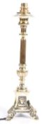 EARLY 20TH CENTURY POLISHED BRASS REEDED COLUMN TABLE LAMP LIGHTING