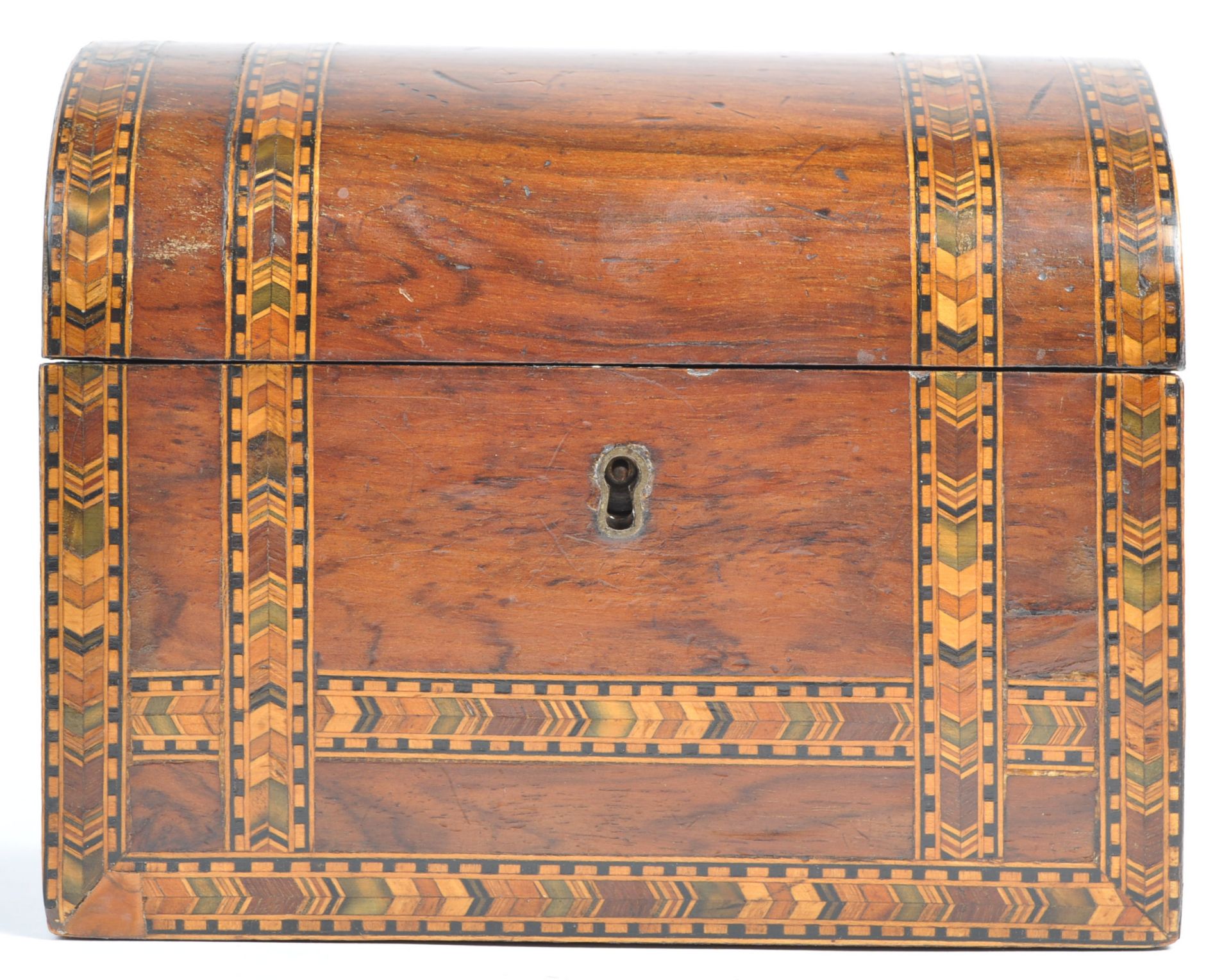 19TH CENTURY GEORGIAN WALNUT DOMED TOP TEA CADDY HAVING TUNBRIDGE INLAY - Bild 2 aus 6