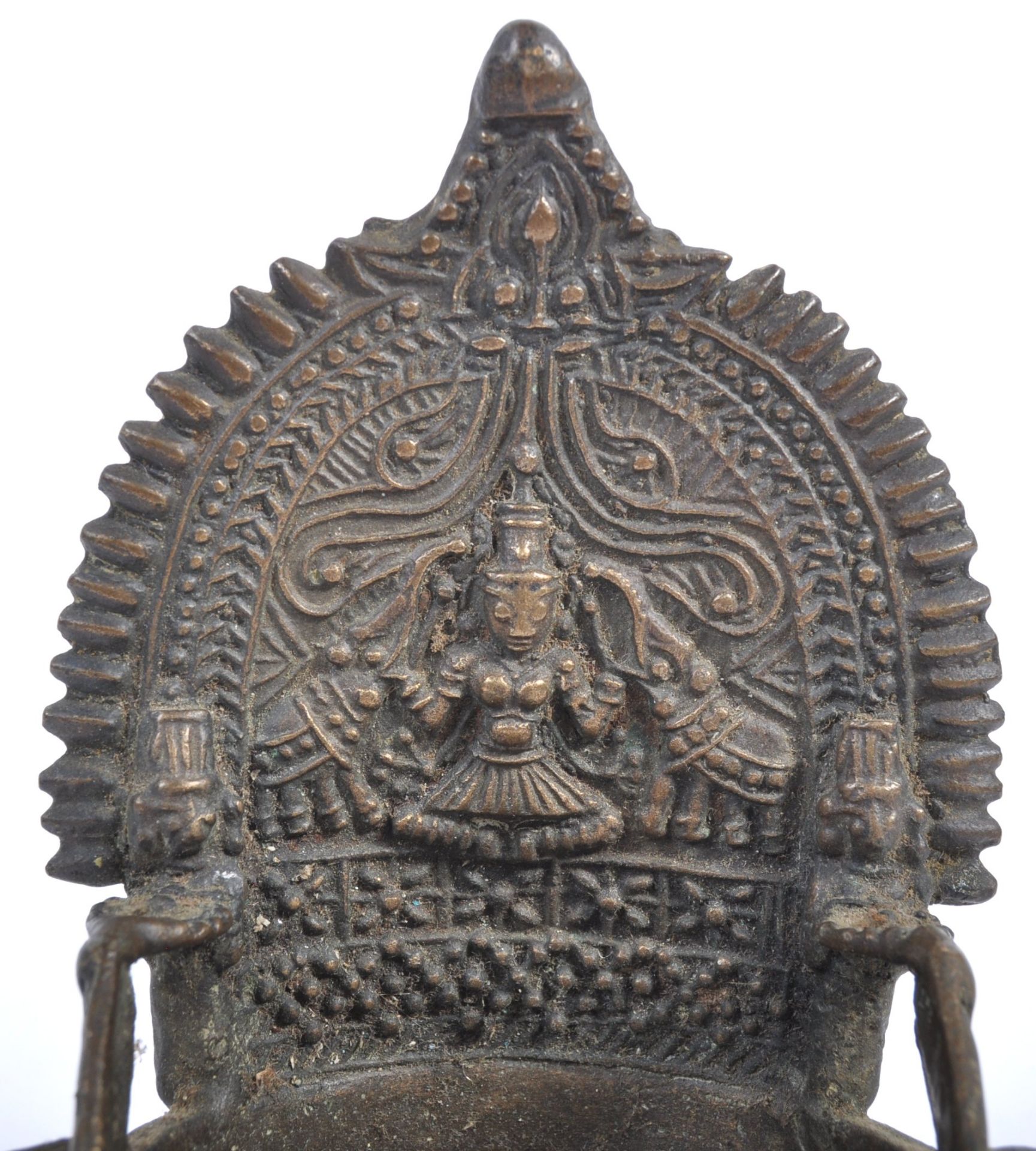 RARE 19TH CENTURY INDIAN BRONZE TEMPLE LASKSHMI ALTAR PIECE - Bild 2 aus 5