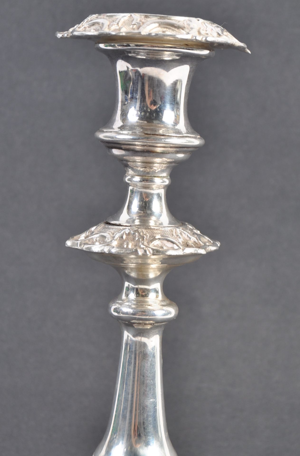 PAIR OF 19TH CENTURY SILVER WARRANTED TABLE CANDLESTICKS - Bild 2 aus 6