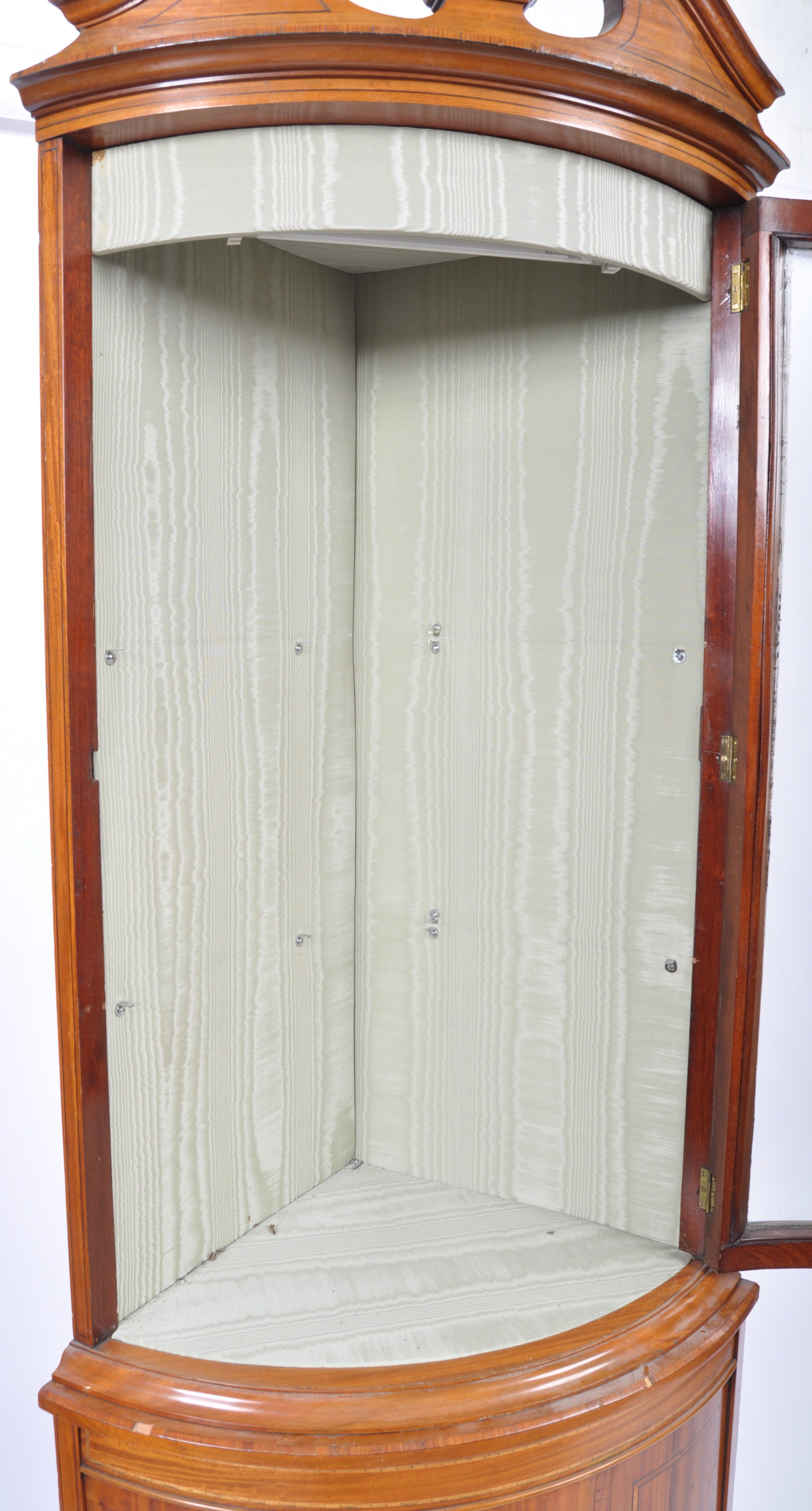 19TH CENTURY SATINWOOD CORNER CABINET VITRINE - Image 2 of 7